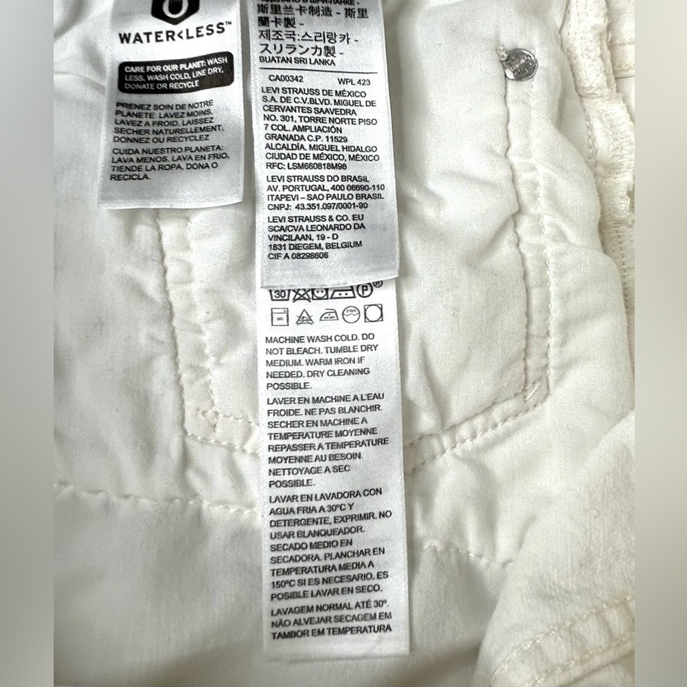 Levi's 501 High Waist Button Fly Cut Off Denim Shorts Waist 32 White Cream - Picture 12 of 16